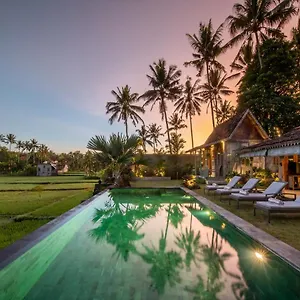 https://charming-wooden-villa-5-br-ubud-w-staff.ubudhotelsnow.com